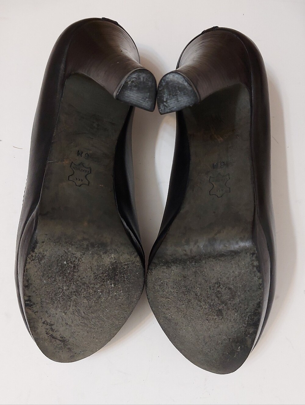 Tory Burch women’s leather shoes - Picture 8 of 9